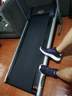 Questor manual treadmill