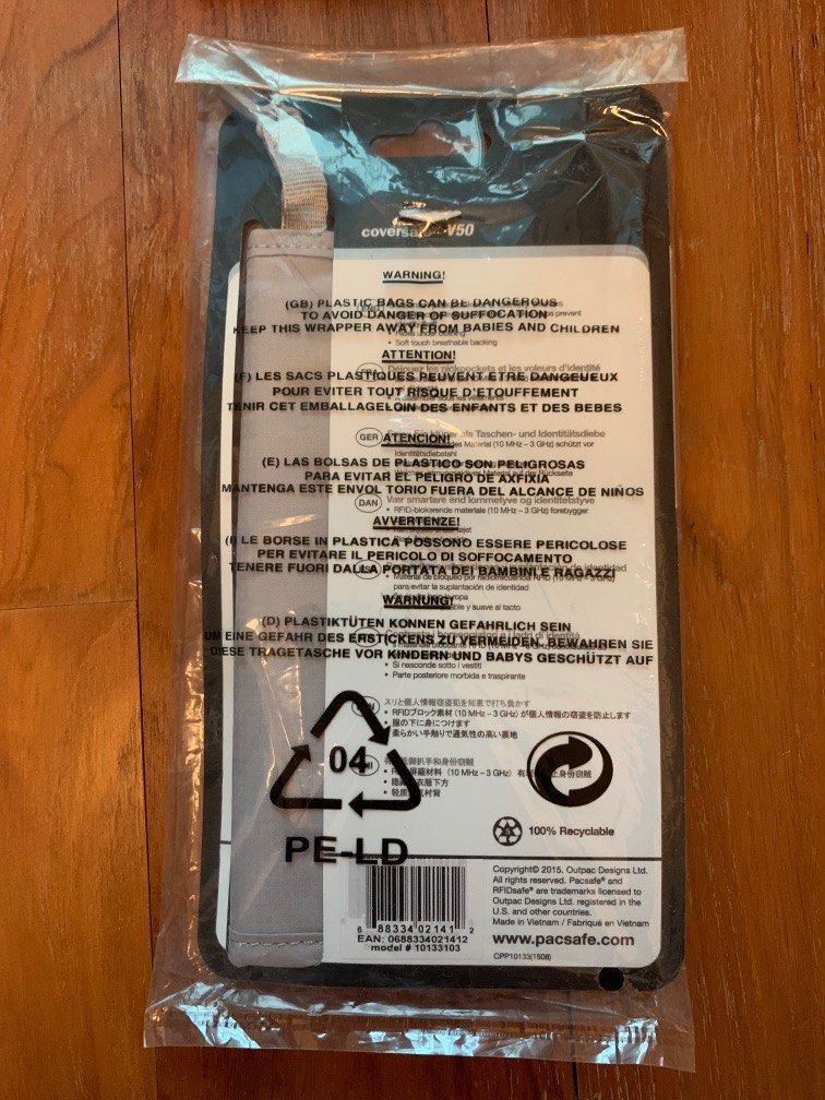 RFIDblocking Passport holder pacsafe, Hobbies & Toys, Travel, Travel