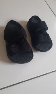 Sepatu Sandal Mario