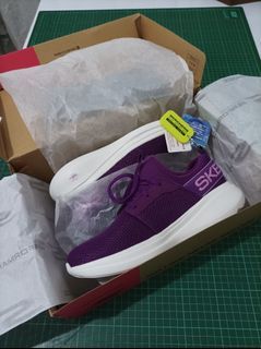 Sepatu lari skechers go run fast ori 💯% women  running shoes