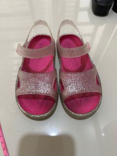 (Category: ) located in . Submitted by mum1dad1 (Listing ID 1211447172, Image 1). Description: .