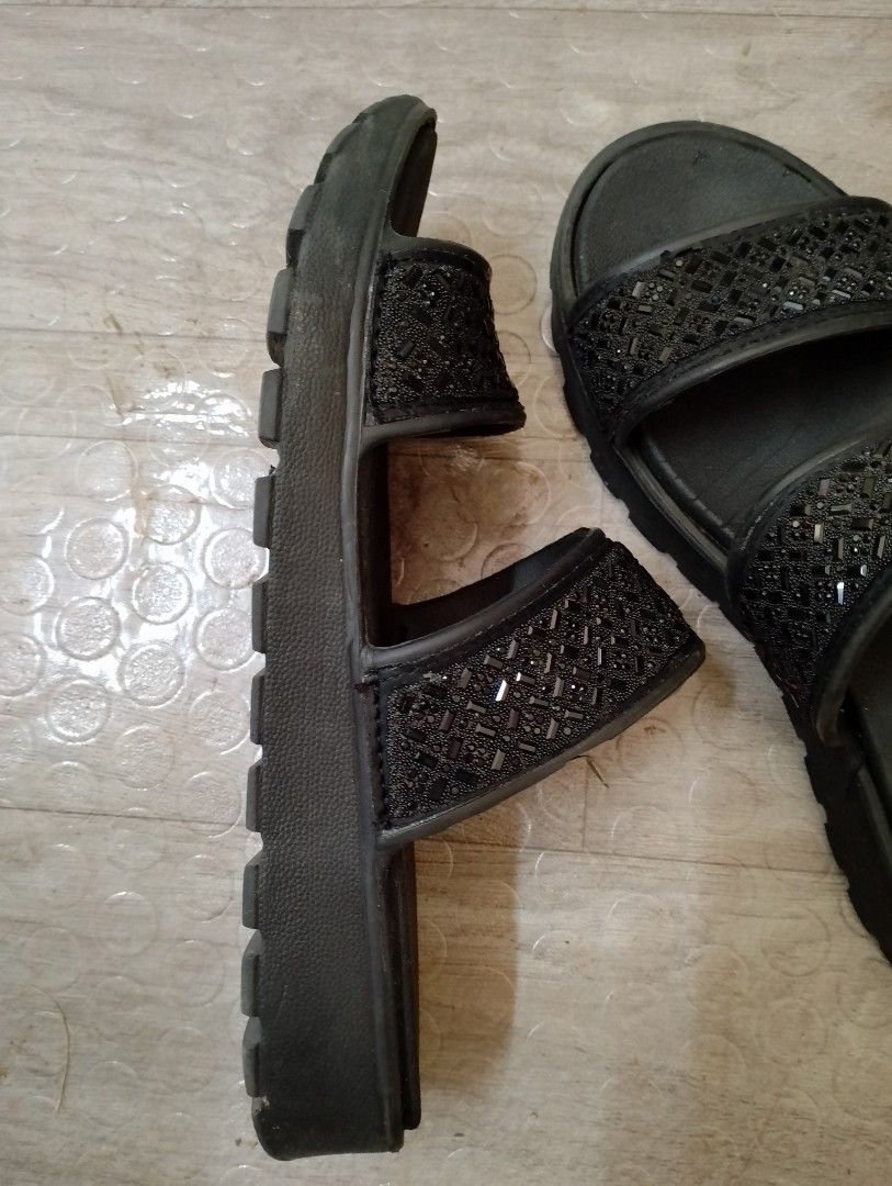 Skechers Luxe Foam, Women's Fashion, Footwear, Sandals on Carousell