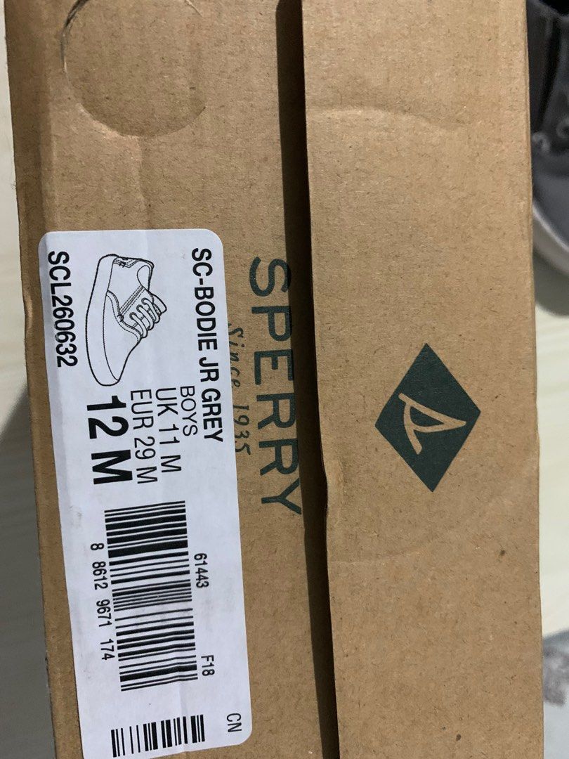Speery shoes for kids (Category: Casual Shoes) located in Manila. Submitted by real17 (Listing ID 1211495177, Image 3). Description: Used once only. pls pm me if you are interested. please shoulder the shipping fee, I am from Makati.Super sulit na to mga sis, di masayado nagamit.