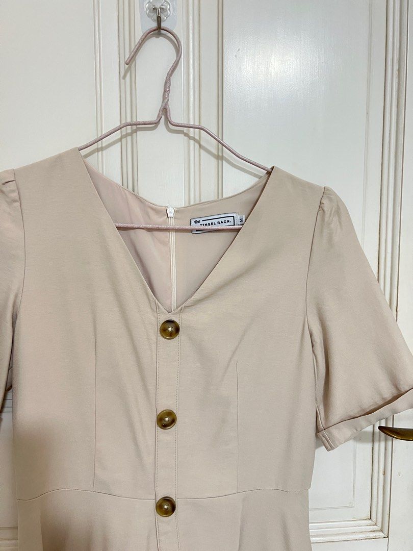 The Tinsel Rack beige midi dress M, Women's Fashion, Dresses & Sets