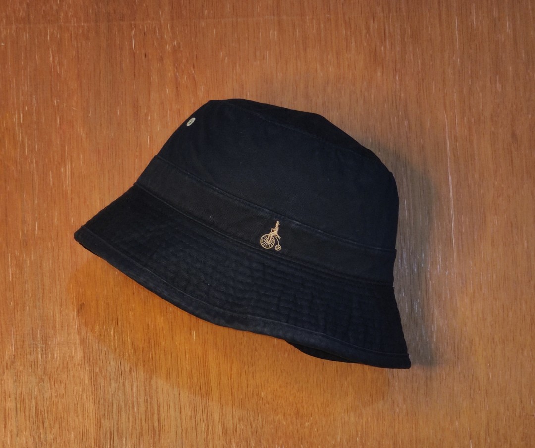 topi bucket hat beanpole second bekas preloved, Men's Fashion, Men's ...