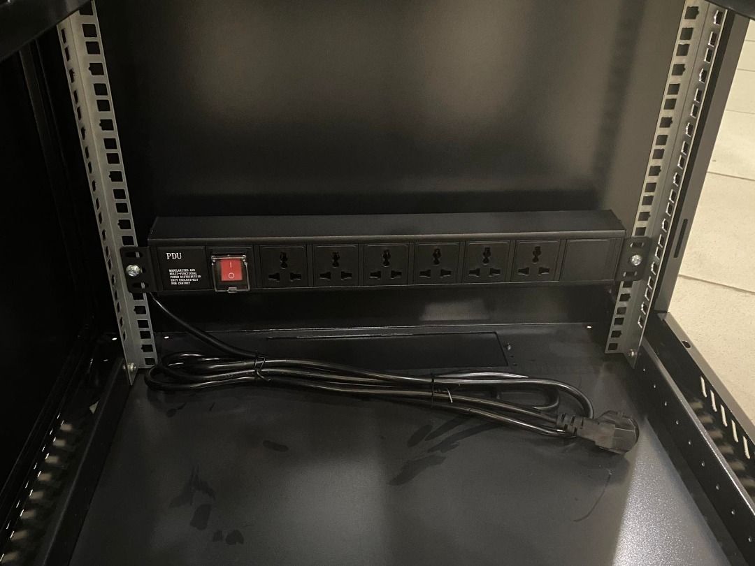 Tuffrack 27U Wallmounted Data Cabinet W=600x D=590x H=4.5FT Glass Doors ...