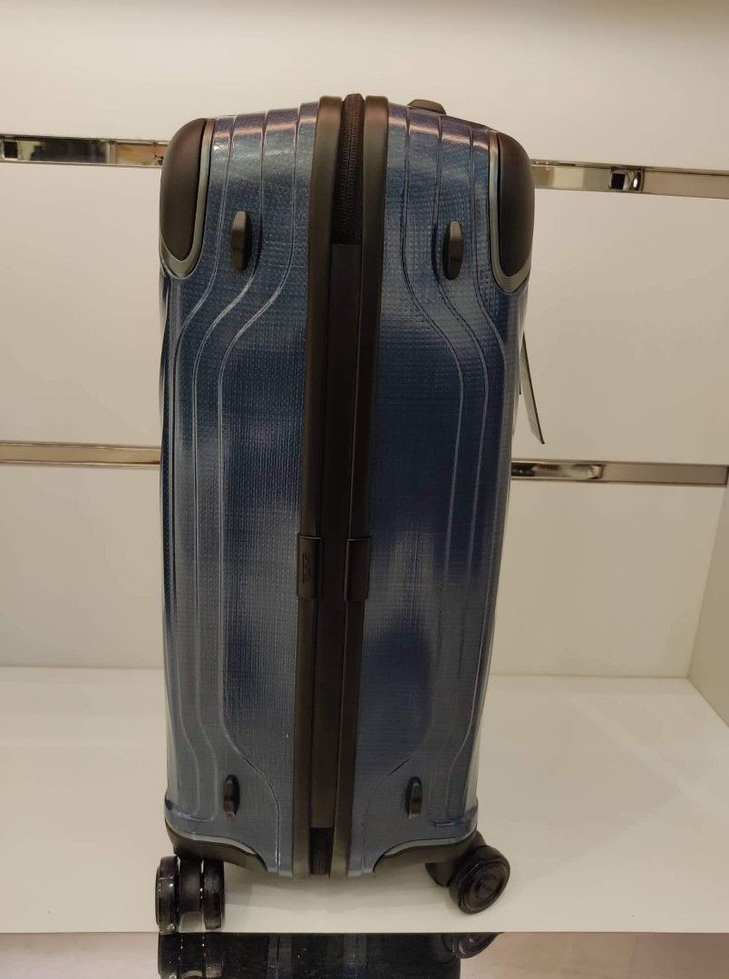 Tumi Latitude International CarryOn Blue, Hobbies & Toys, Travel