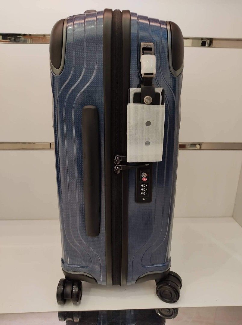 Tumi Latitude International CarryOn Blue, Hobbies & Toys, Travel