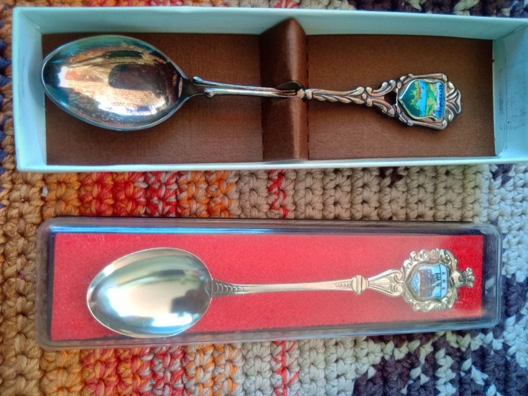 Vintage Souvenir Spoon (Category: Vintage Collectibles) located in Caloocan City. Submitted by tinshaoshop (Listing ID 1211411747, Image 3). Description: 100 each From Sweden.