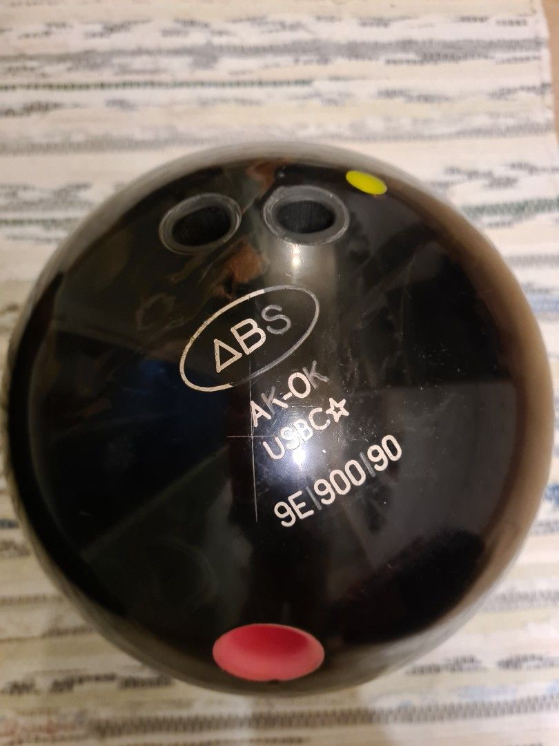 Wasabi II Bowling Ball, Sports Equipment, Sports & Games, Billiards & Bowling on Carousell
