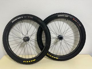 We Are One Composites w/ Chris King hubs 27.5 Wheelset