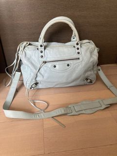 （分類：）位於 。 由 ausdecluttering 提交（商品編號 1211613555，圖片 1）。簡介： 。