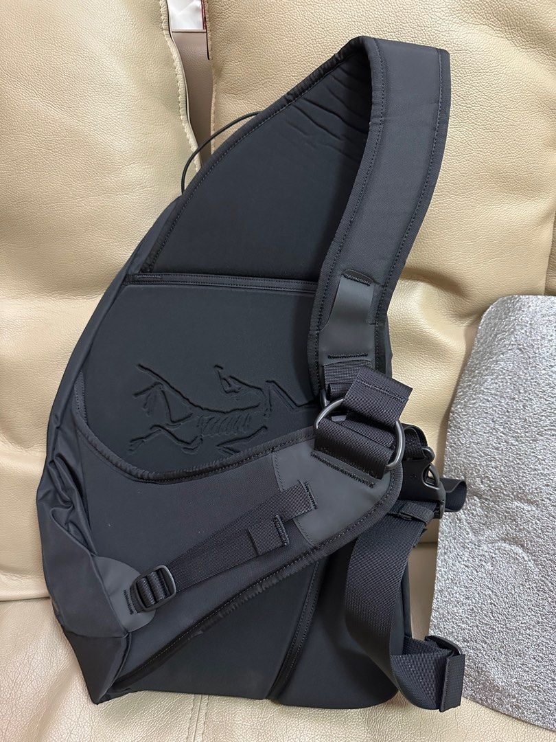 全新Arcteryx 不死鳥System A Quiver Crossbody pack , 名牌, 手袋及銀 