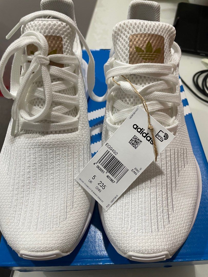Adidas originals womens swift run shoes top