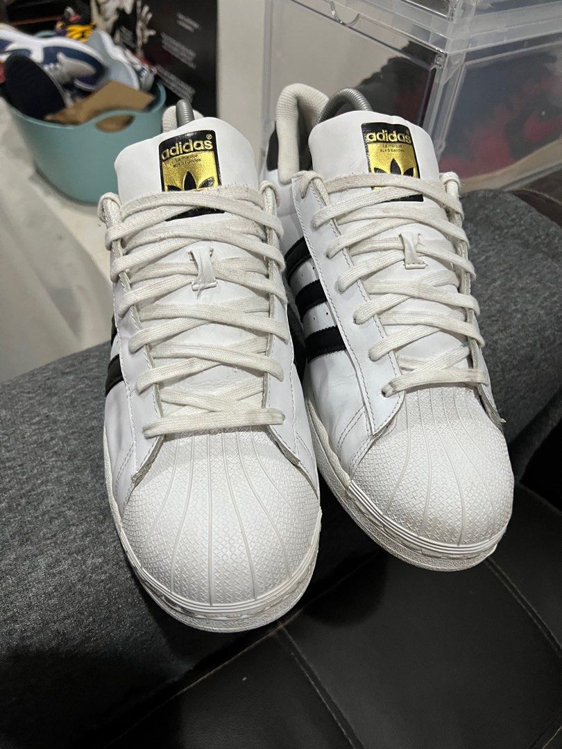 Adidas superstar top black gold label