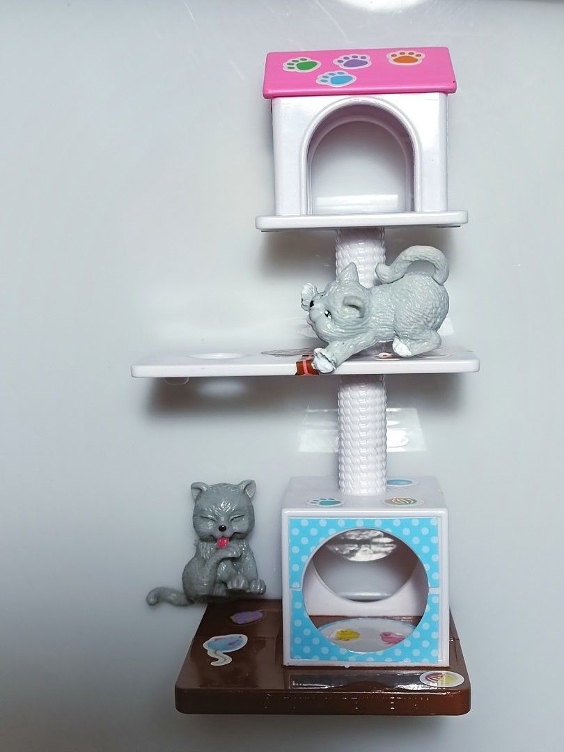 Cat top house accessories