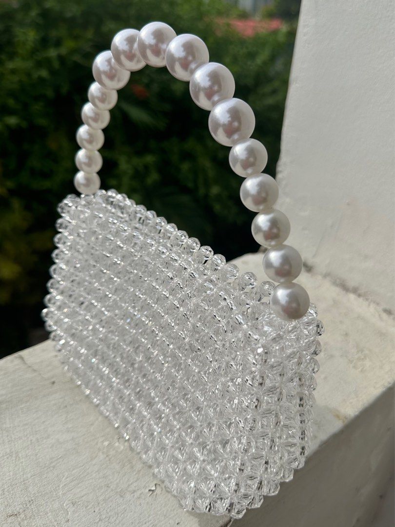 Beaded Purse bag (Category: Purses & Pouches) located in Cavite. Submitted by daphnesea (Listing ID 1211606436, Image 3). Description: Beaded bag bought from @clubkalee on ig. Only used once for an event last December 2022. Shipping from Bacoor or Makati depending on sched.