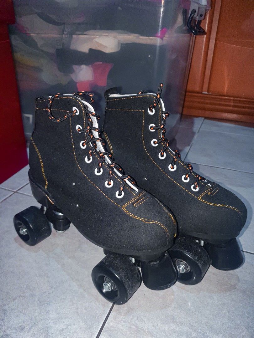Black Roller Skates on Carousell