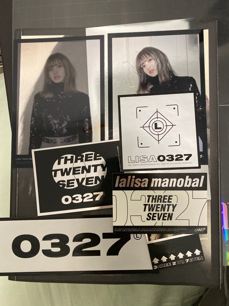 blackpink lisa photo book, 興趣及遊戲, 收藏品及紀念品, 韓流 - Carousell