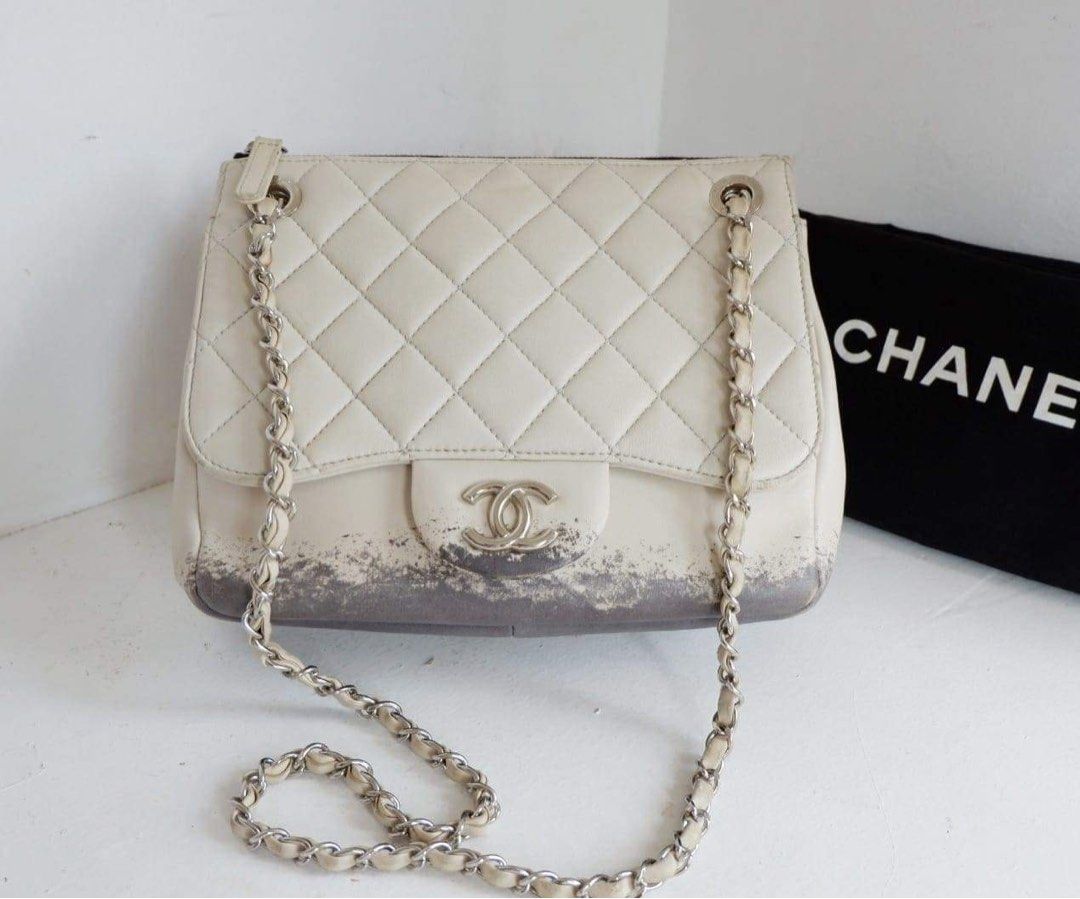 Chanel Drip bag (Category: Luxury Bags & Wallets) located in Quezon City. Submitted by kring09 (Listing ID 1211623991, Image 1). Description: Chanel Drip Cream flap 11.5x7.5x3.7”.