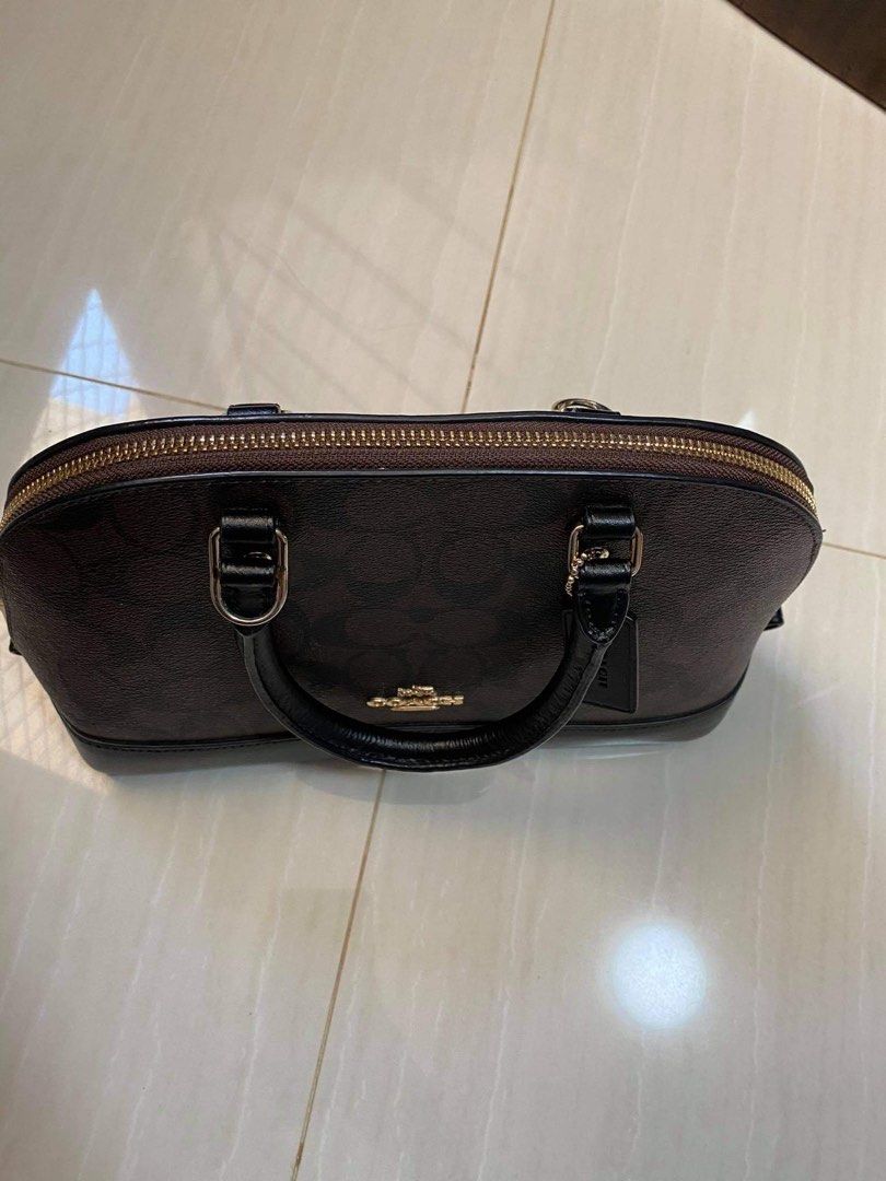 Coach Alma sling (Category: Luxury Bags & Wallets) located in Paombong. Submitted by pewpay (Listing ID 1211603947, Image 3). Description: Hard to let go. Like new!! Personal use. Need to let go kasi di ko na nagagamit. Authentic 💯.