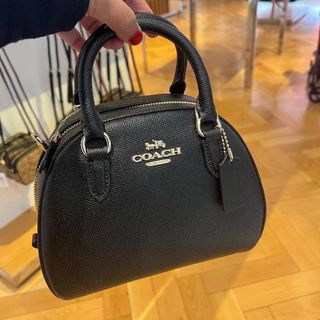 (Category: ) located in . Submitted by brandsdirectshopping (Listing ID 1211564598, Image 1). Description: .