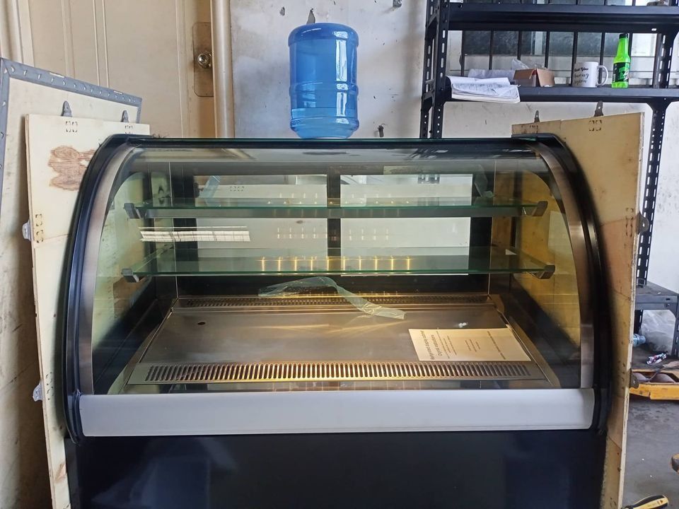 COMMERCIAL CAKE CHILLER DISPLAY EP-48 TABLE TOP (Category: Refrigerators and Freezers) located in Caloocan City. Submitted by mgracelim38484 (Listing ID 1211612907, Image 1). Description: "Freezers can place fruit cakes and other ingredients" DIMENSIONS HEIGHT:75 cm LENGTH:85 cm WIDTH: 52 cm "Freezers can place fruit cakes and other ingredients" -Upgrade electric heating wire to eliminate fog -Double glazed glass to lock temperatures to prevent a