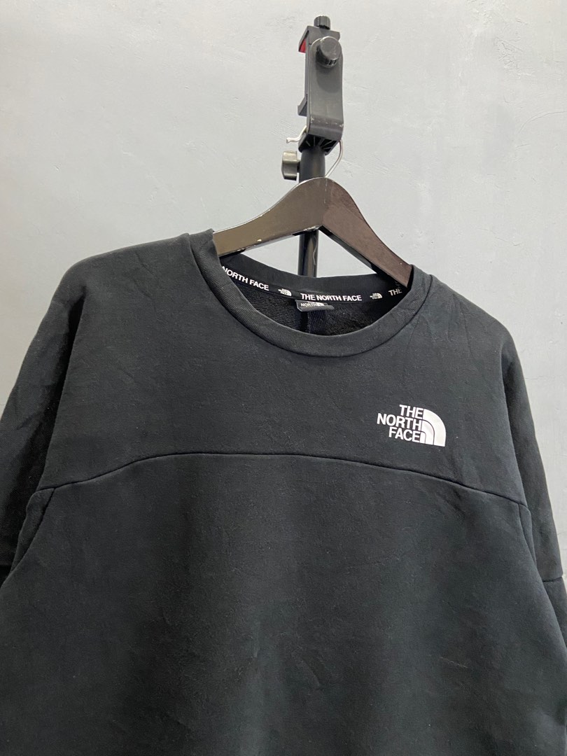 Crewneck The North Face, Fesyen Pria, Pakaian , Lainnya di Carousell