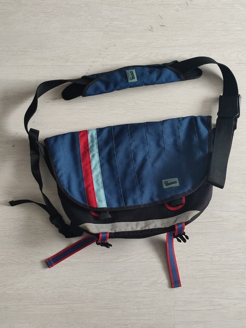 Crumpler Barney Rustle Blanket (M) Messenger Bag, Men's Fashion