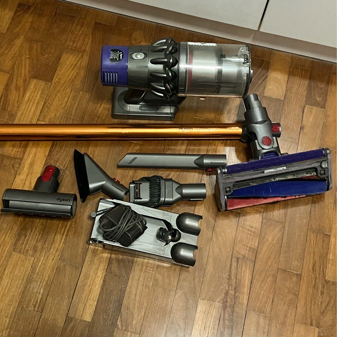 Dyson V10 Absolute Vacuum Cleaner, TV & Home Appliances, Vacuum Cleaner