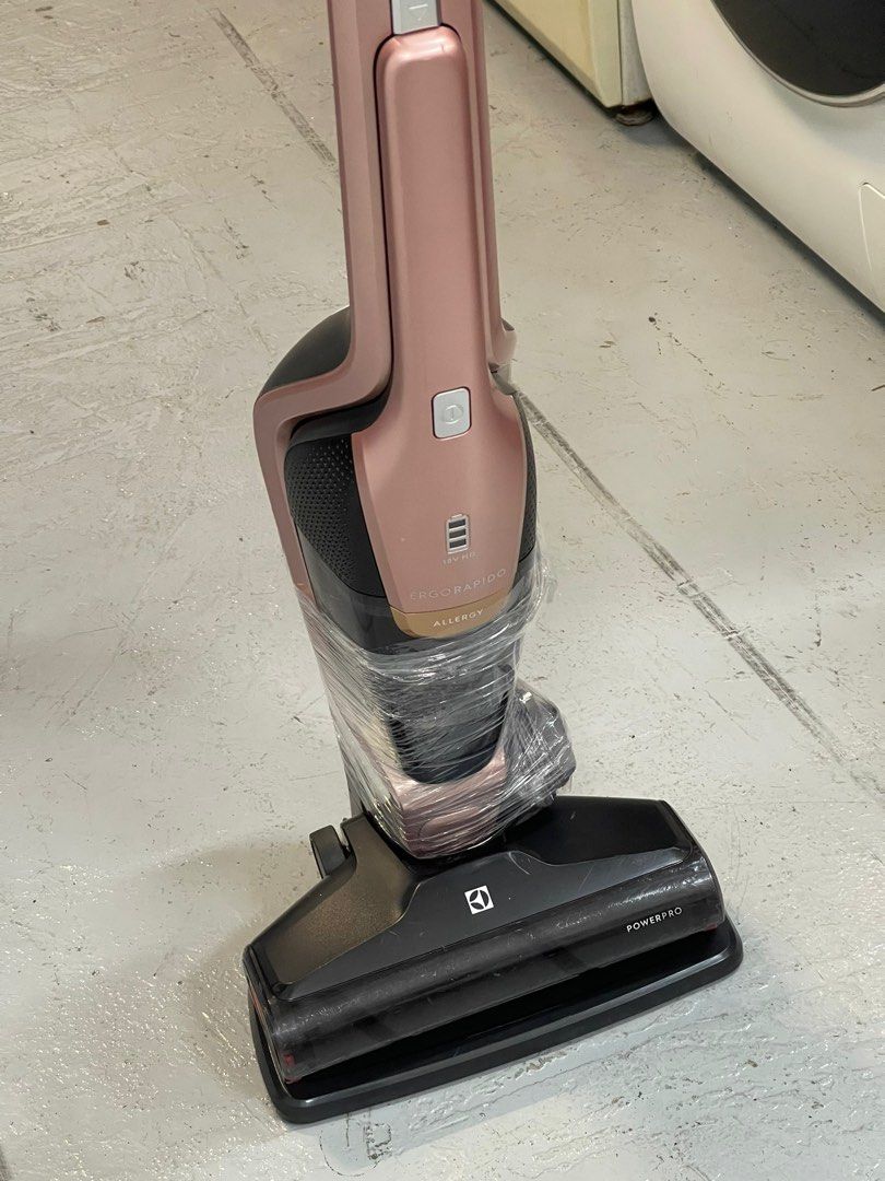 ELECTROLUX ZB3414AK HANDSTICK VACUUM CLEANER (18V) 2IN1 ERGORAPIDO POWERPRO, TV & Home