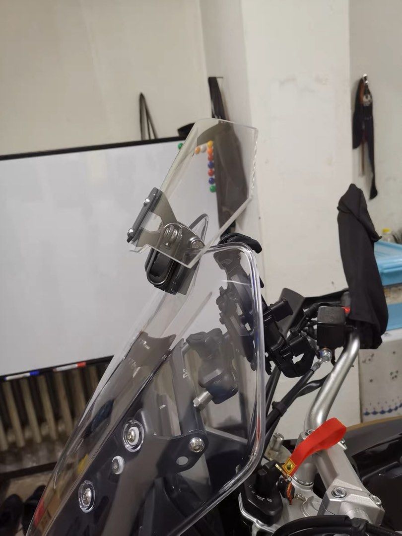 FREE Extendable Mini Windshield Clear, Motorcycles, Motorcycle