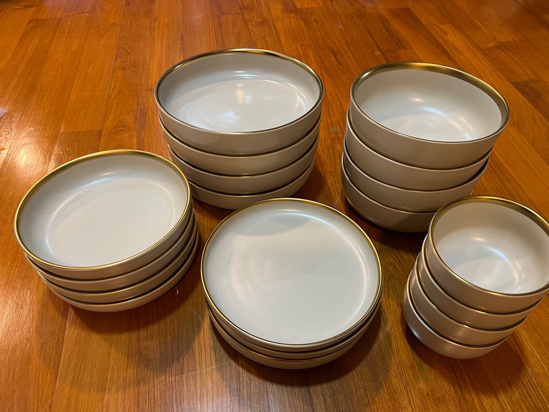 Gold rim dinnerware set (20 pieces), Furniture & Home Living