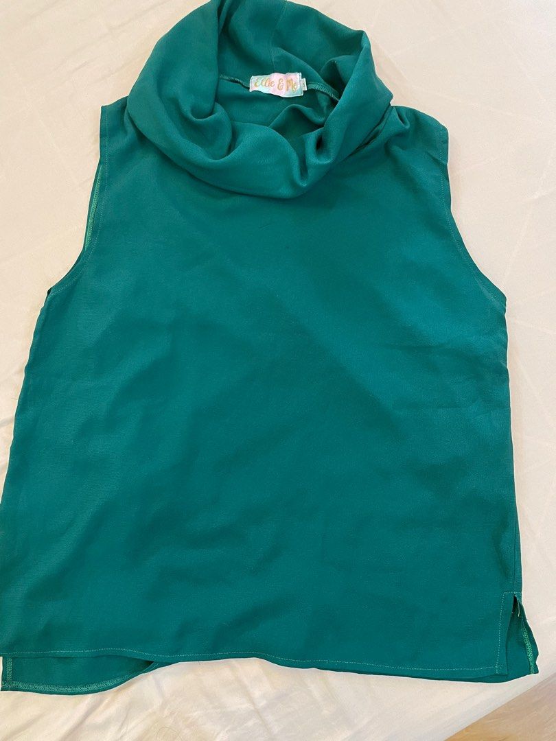 Green Top (Category: Maternity wear) located in Taguig. Submitted by the_abilty (Listing ID 1211693681, Image 1). Description: .
