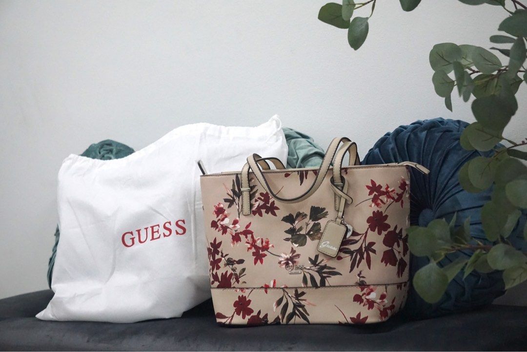 Guess clarke 2025 carryall tote bag