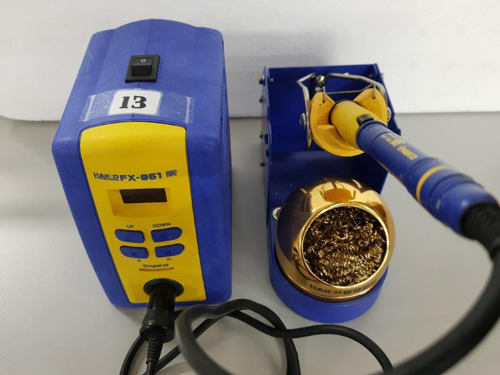 Hakko FX951 Soldering Station (230V ac), Computers & Tech, Office