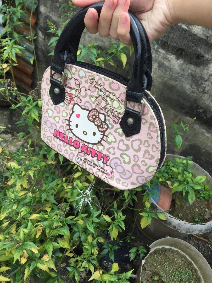Hello kitty Hand bag, Women's Fashion, Bags & Wallets, Shoulder Bags on