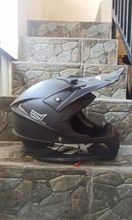 Helm klx  hitam