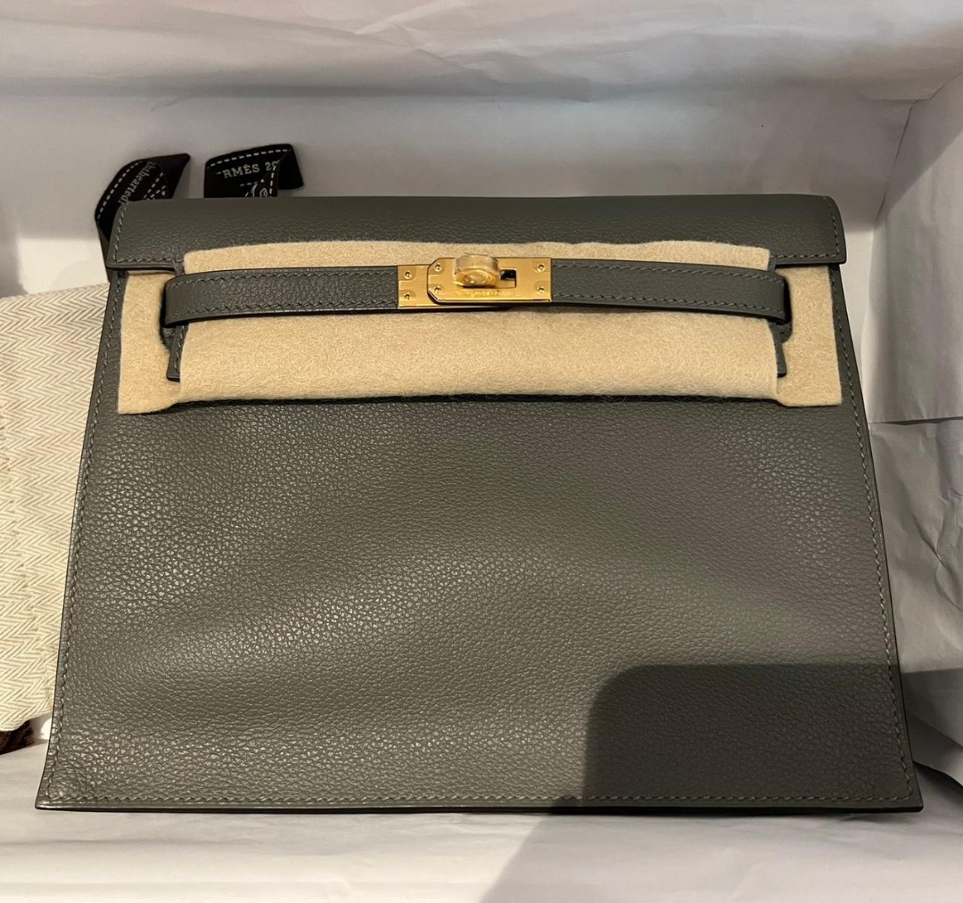 Hermes Kelly Danse / Vert amande with GHW 杏仁綠金扣, 名牌, 手袋及銀包- Carousell