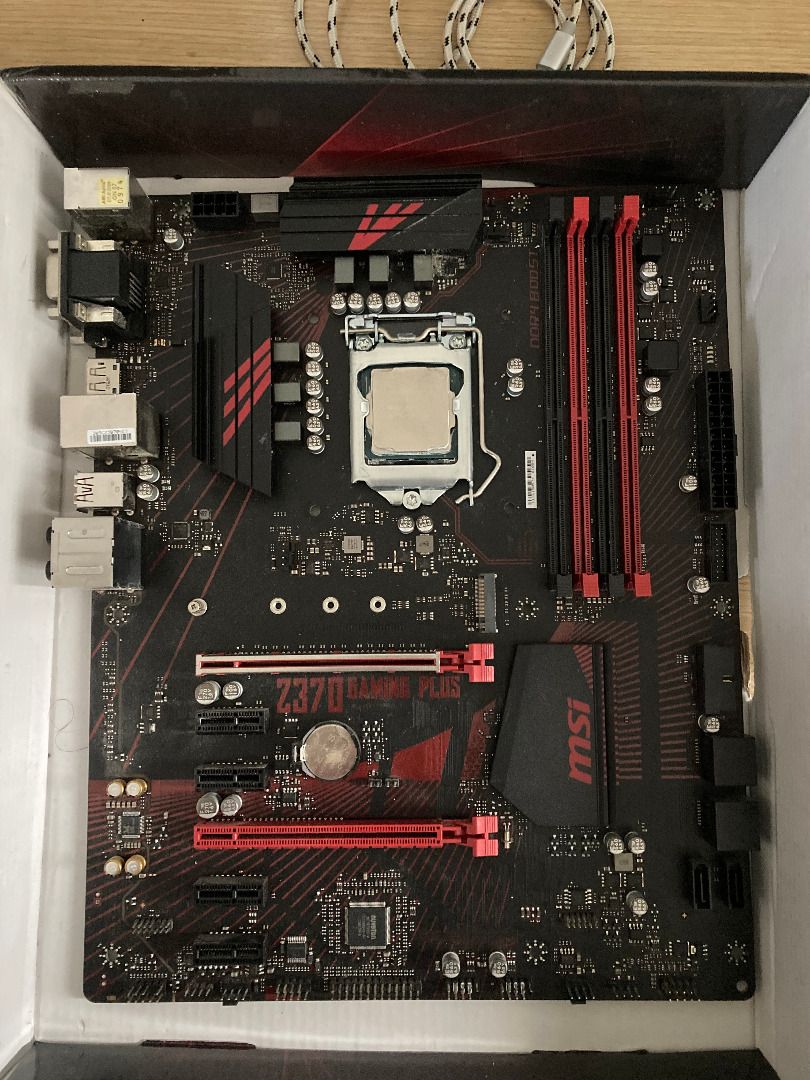 i7 8700k + MSI Z370 GAMING PLUS + Cooler Master Hyper 212散熱風扇