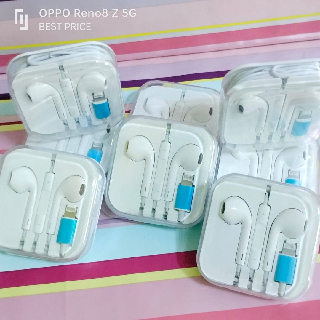Iphone headset (Category: Earphones) located in Paranaque City. Submitted by audioaddict0517 (Listing ID 1211561543, Image 3). Description: .