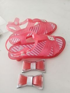 (Category: ) located in . Submitted by wardrobeclutter (Listing ID 1211591382, Image 1). Description: .
