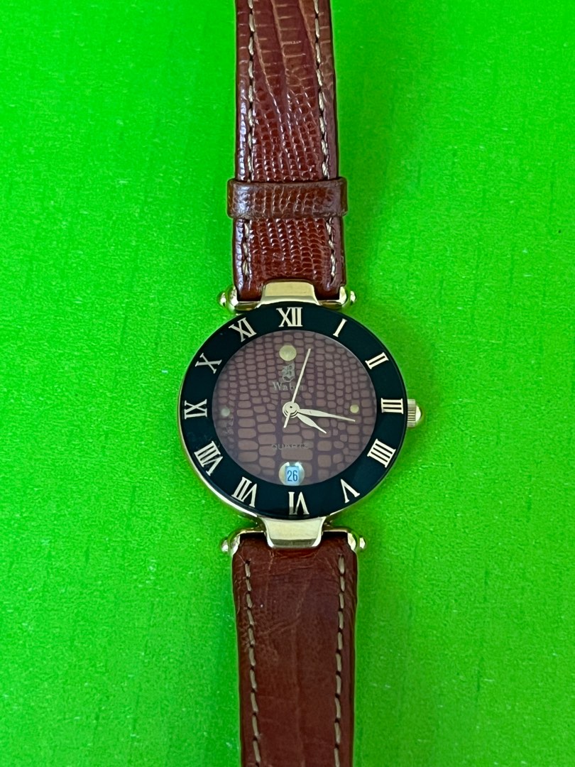 Ladies Quartz Watch with Date Display, Women's Fashion, Watches