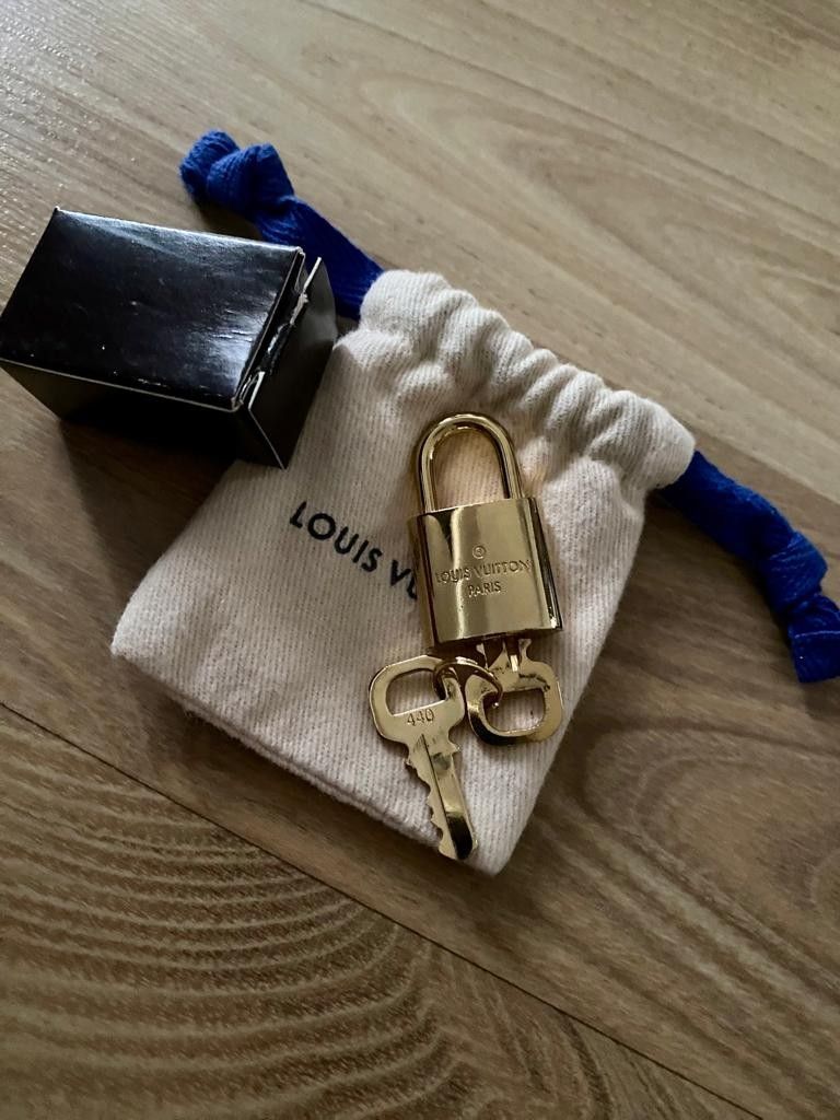 Louis Vuitton Padlock with Key No. 313 Silver - I Love Handbags