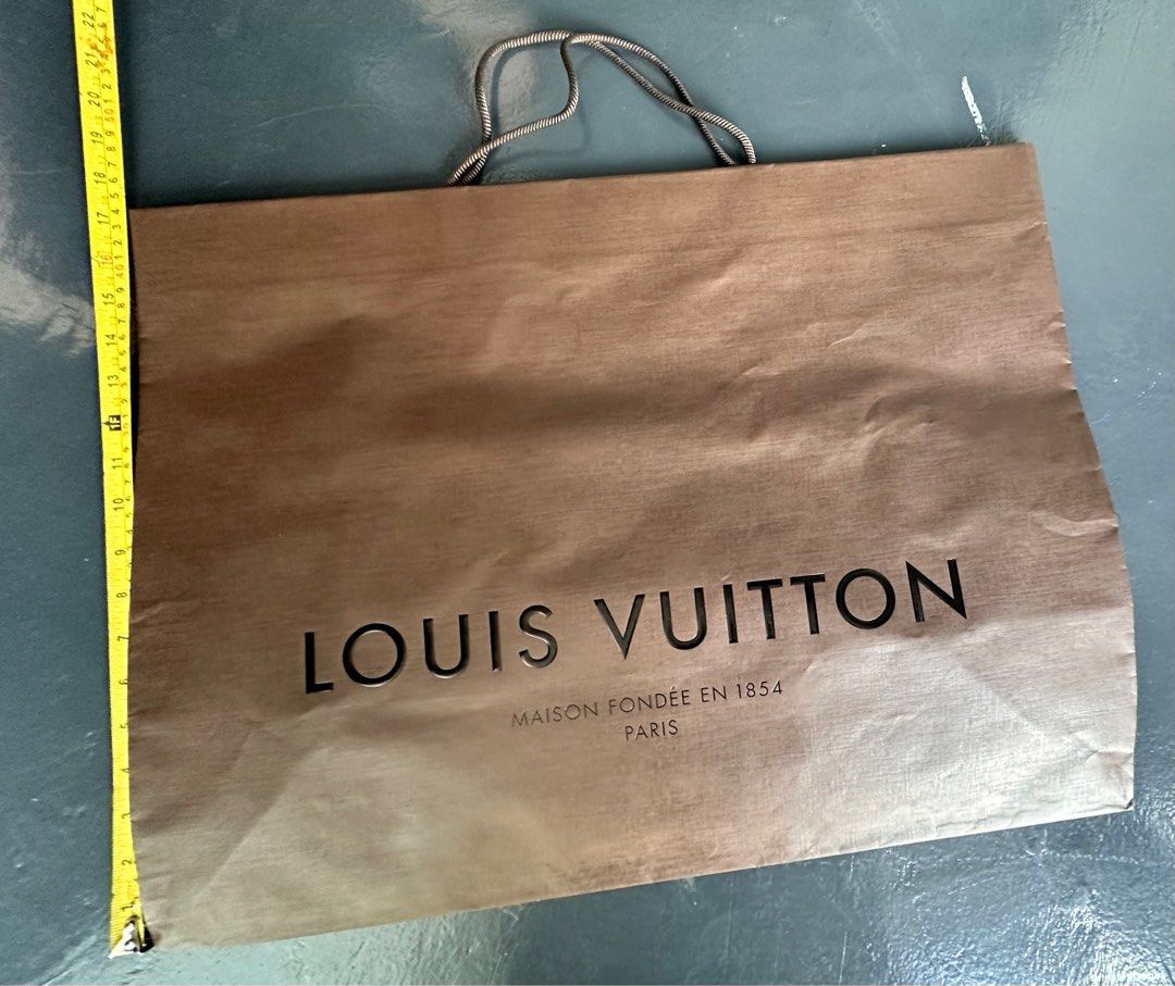 Louis Vuitton XXL Paper Bag (Category: Luxury Bags & Wallets) located in Quezon City. Submitted by magsbooksetc (Listing ID 1211628896, Image 2). Description: .