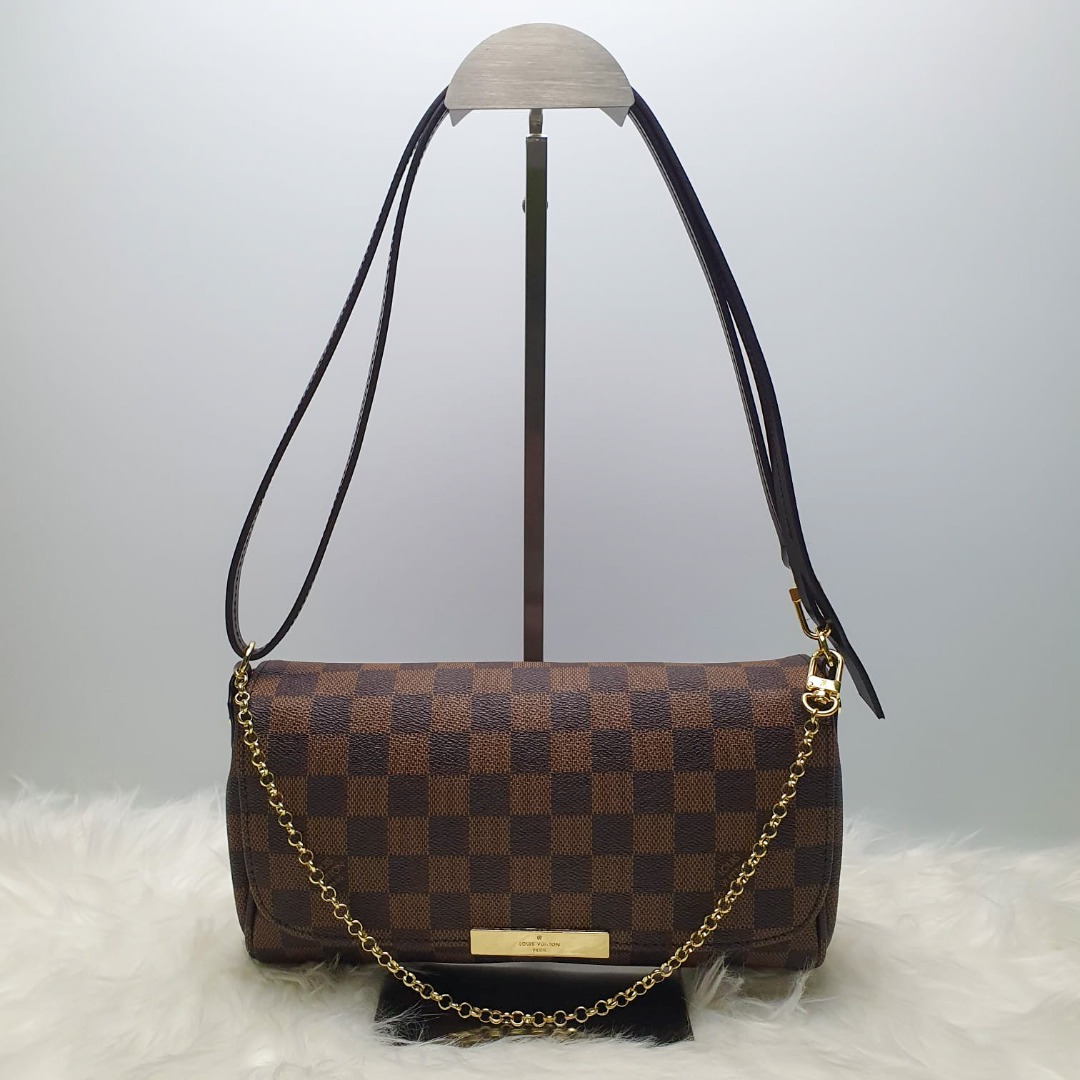 LOUIS VUITTON FAVORITE MM REVIEW, What's in my bag, strap options &  modeling shots!