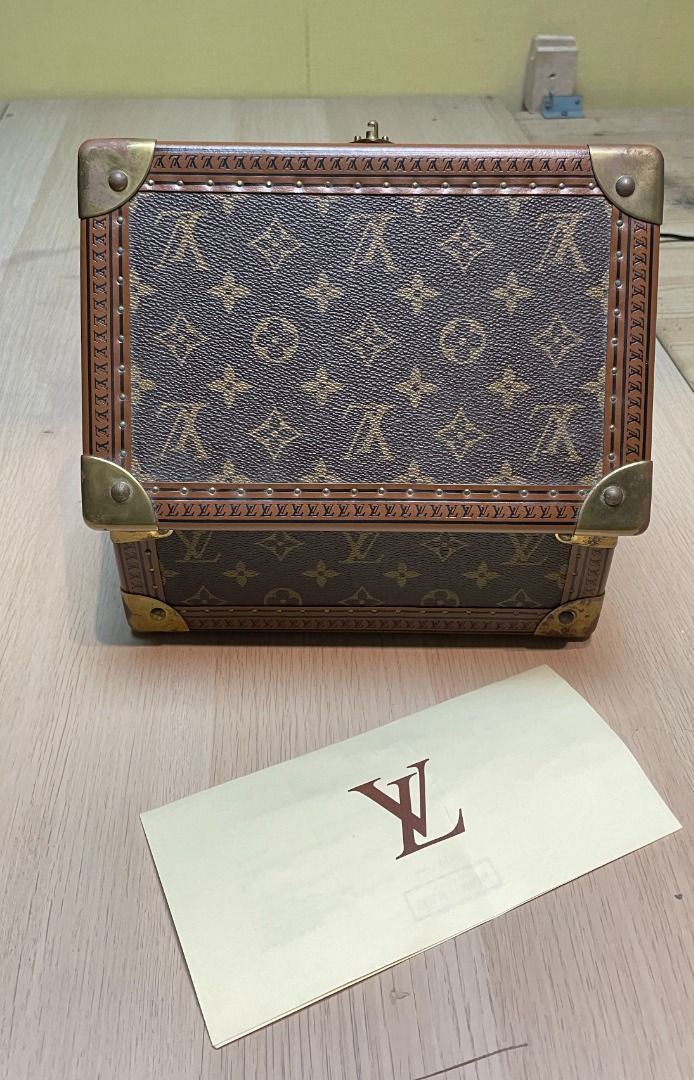 Louis Vuitton LV Coffrett tresor new Red Leather ref.368103 - Joli