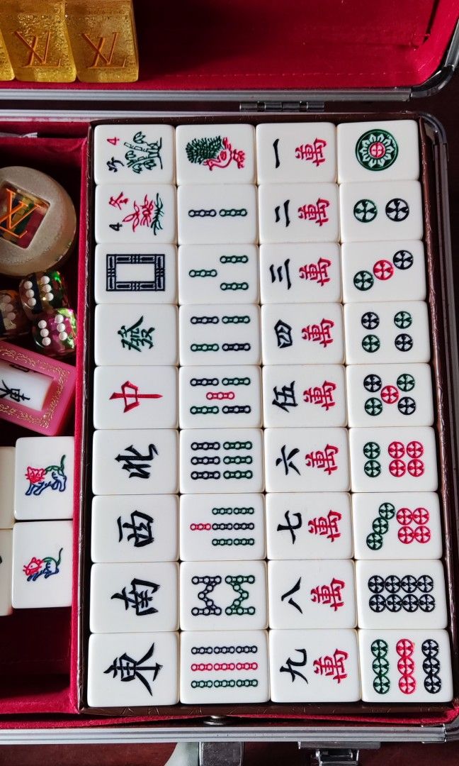 LOUIS VUITTON MAHJONG SET (Limited Edition), Hobbies & Toys, Memorabilia &  Collectibles, Fan Merchandise on Carousell