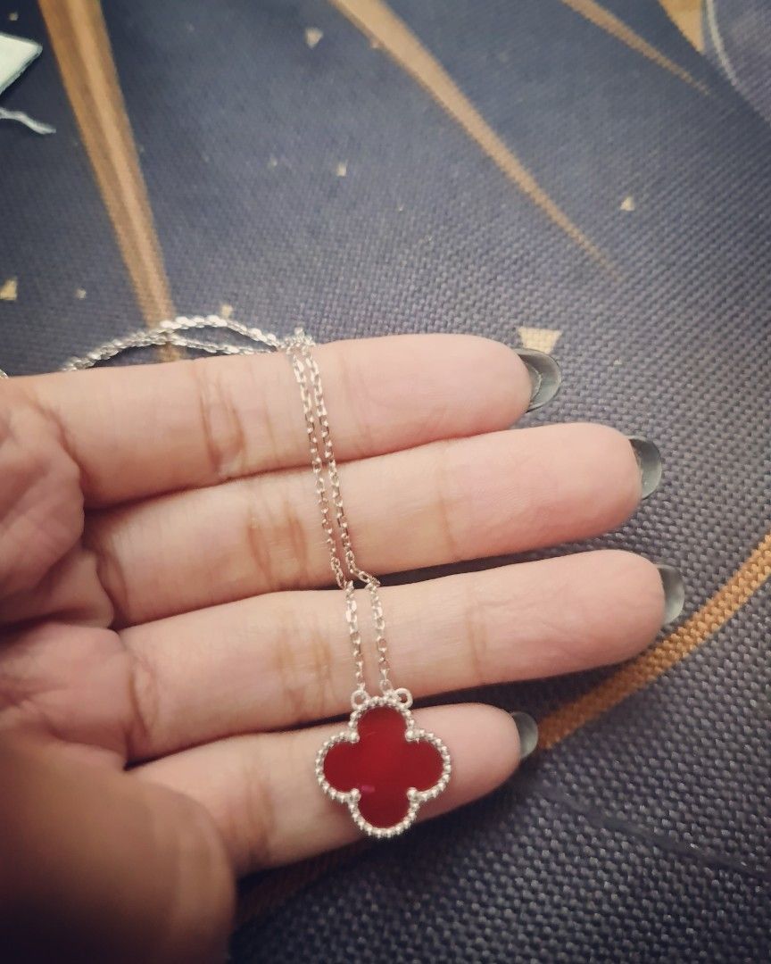 Magic alhambra pendant shop