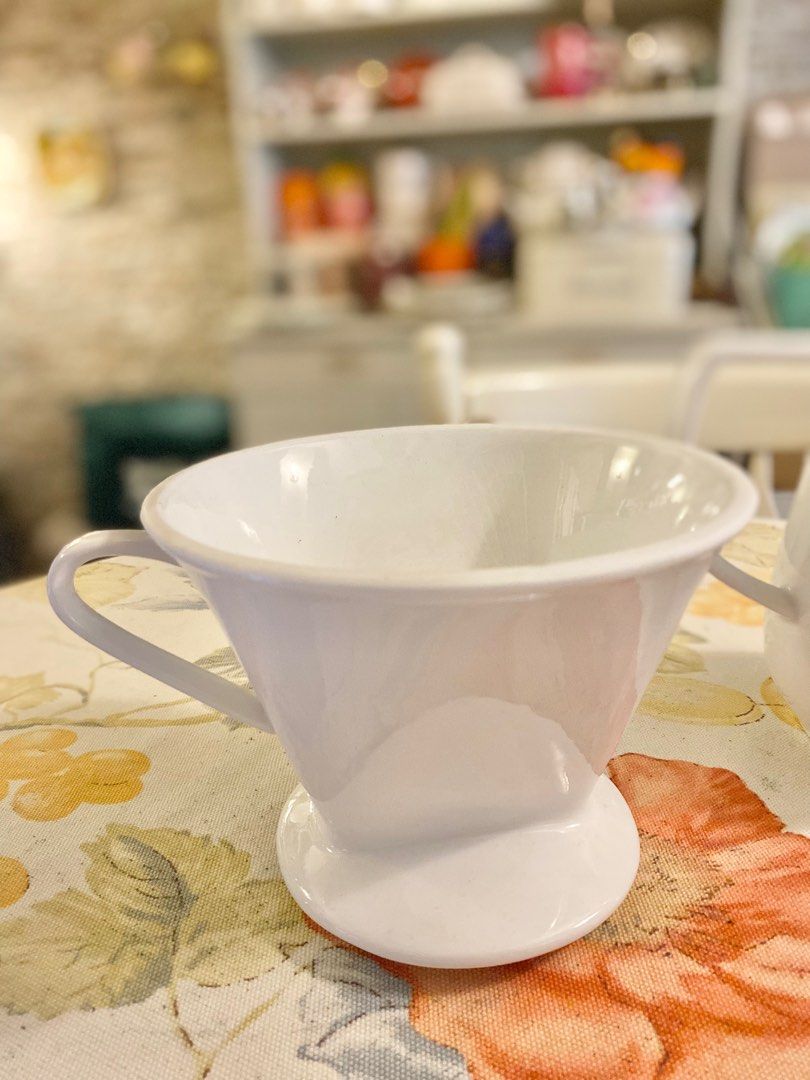 MELITTA Pour-Over Coffeemaker & Ceramic Carafe Set (Category: Coffee & Tea Tableware) located in Las Pinas. Submitted by justjeaz (Listing ID 1211576674, Image 2). Description: .